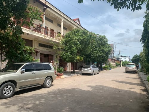 🏡 ផ្ទះលក់ — ជិតព្រលានយន្តហោះពោធិ៍ចិនតុង ភ្នំពេញ