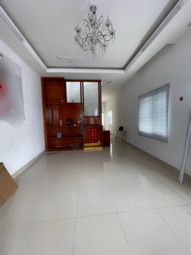 🏡ផ្ទះកែងលក់បុរីពិភពថ្មីឈូកវ៉ា1- តម្លៃលក់ 65000$- 2បន្ទប់គេង 3បន្ទប់ទឹក-