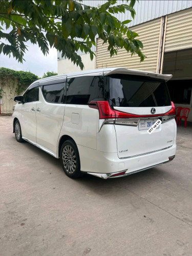 017 ម្ចាស់ដើមទីមួយ តាប់ឡូស៊ីន