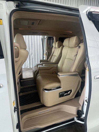 2011 Toyota Alphard 2 auto door