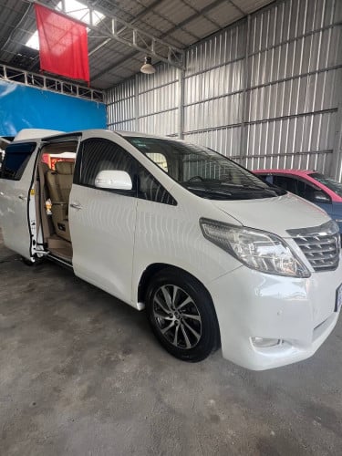 2011 Toyota Alphard 2 auto door