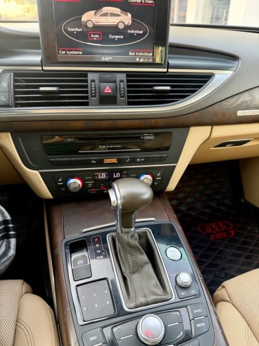 Audi A7 2012 Full