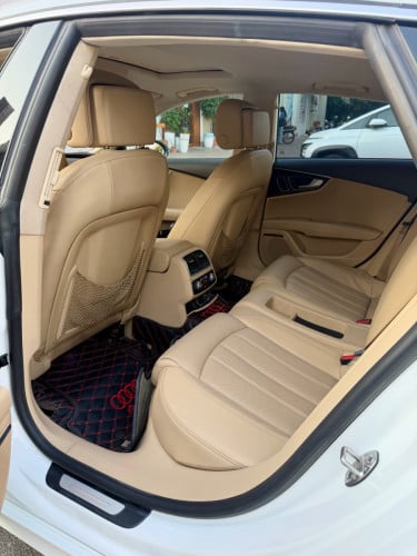 Audi A7 2012 Full