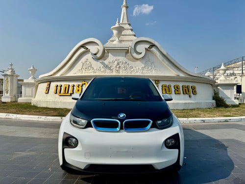 BMW I3 2014 Rex Full Option (សាំង+អគ្គសីនី) អាគុយដូរឆ្នាំ018រួចជិះបាន180Km