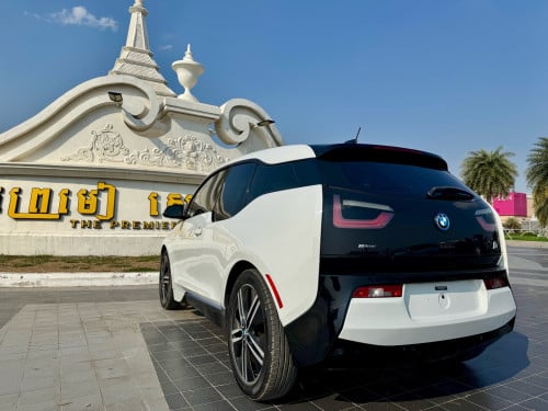 BMW I3 2014 Rex Full Option (សាំង+អគ្គសីនី) អាគុយដូរឆ្នាំ018រួចជិះបាន180Km