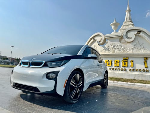 BMW I3 2014 Rex Full Option (សាំង+អគ្គសីនី) អាគុយដូរឆ្នាំ018រួចជិះបាន180Km