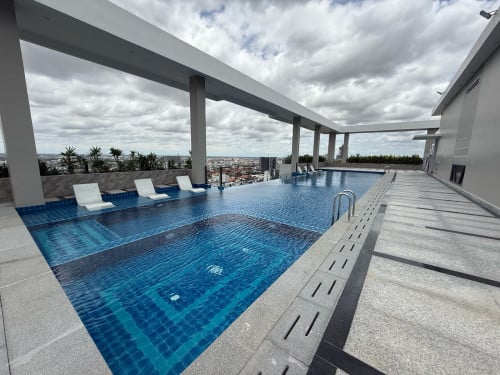 Crown tower for sell on 16th floors city view