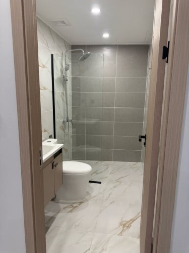 Crown tower for sell on 16th floors city view