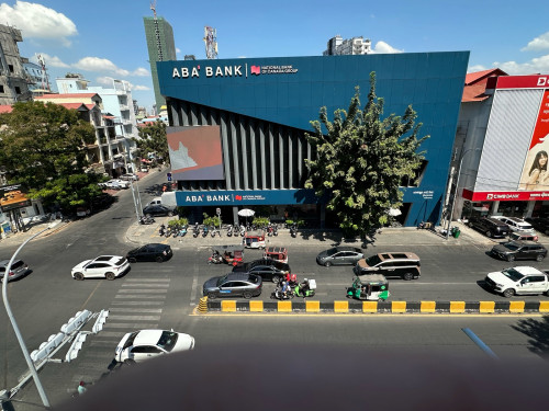Floor E3 , office for rent