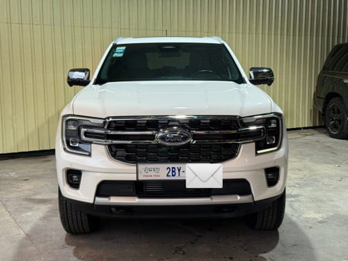 Ford Everest Titanium ស៊េរីឆ្នាំ 2023 ប្រេី 44,000km
