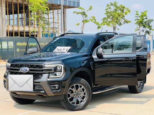 Ford Wildtrak 2023មាន2គ្រឿងសនិងខ្មៅ តំលៃចរចាបានទៀត