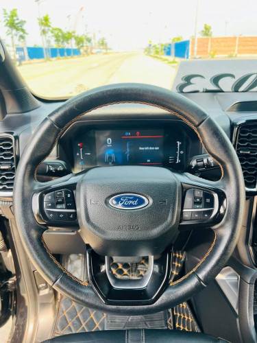 Ford Wildtrak 2023មាន2គ្រឿងសនិងខ្មៅ តំលៃចរចាបានទៀត