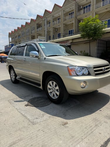 Highalander 2002 ម៉ាសុីន​V4 ទឹកថ្នាំសុីនច្រេីន​85%​ ផ្លាក​លេខ​ភ្នំពេញ​2AM