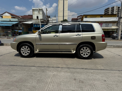 Highalander 2002 ម៉ាសុីន​V4 ទឹកថ្នាំសុីនច្រេីន​85%​ ផ្លាក​លេខ​ភ្នំពេញ​2AM