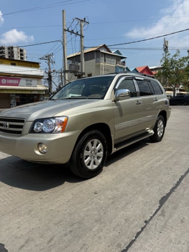 Highalander 2002 ម៉ាសុីន​V4 ទឹកថ្នាំសុីនច្រេីន​85%​ ផ្លាក​លេខ​ភ្នំពេញ​2AM