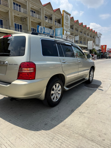 Highalander 2002 ម៉ាសុីន​V4 ទឹកថ្នាំសុីនច្រេីន​85%​ ផ្លាក​លេខ​ភ្នំពេញ​2AM