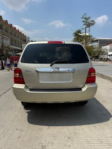 Highalander 2002 ម៉ាសុីន​V4 ទឹកថ្នាំសុីនច្រេីន​85%​ ផ្លាក​លេខ​ភ្នំពេញ​2AM