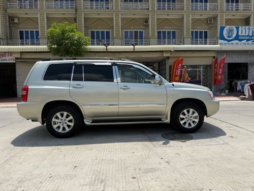 Highalander 2002 ម៉ាសុីន​V4 ទឹកថ្នាំសុីនច្រេីន​85%​ ផ្លាក​លេខ​ភ្នំពេញ​2AM