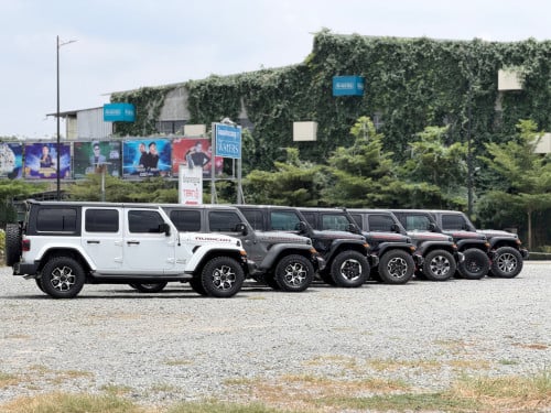 Jeep Wrangler Sport/ Sahara / Rubicon ឆ្នាំ2018/2019/2020/2021តម្លៃចាប់4ម៉ឺនជាងដល់6ម៉ឺនជាងទេបងប្អូន