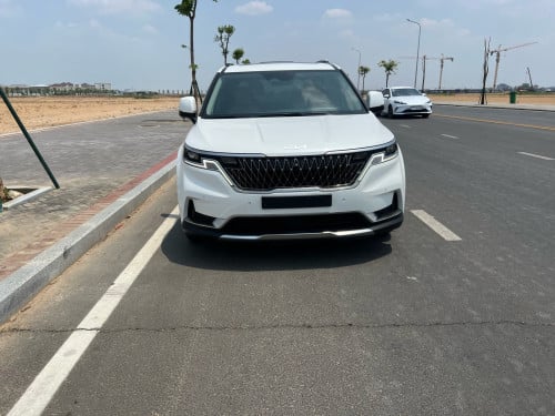 Kia Canival 2023.​Full option
