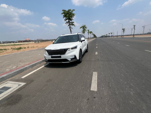 Kia Canival 2023.​Full option