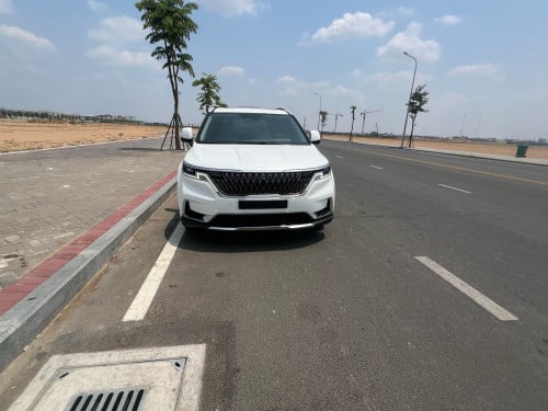 Kia Canival 2023.​Full option