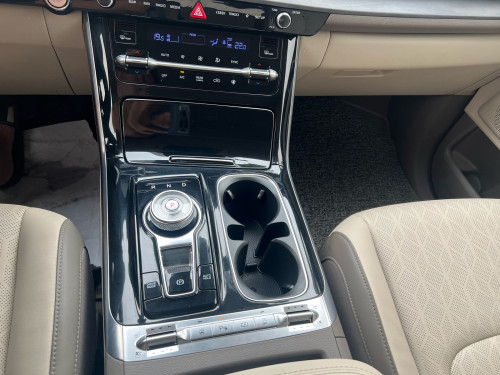 Kia Canival 2023.​Full option