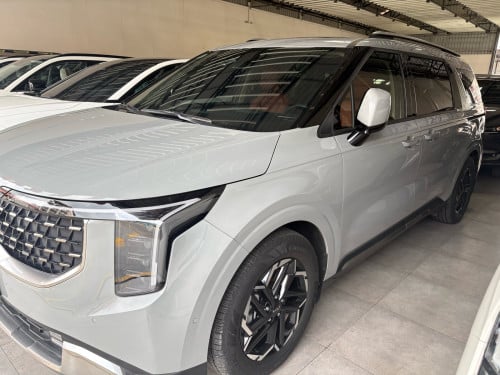 Kia Carnival Full 2025 មហាថ្មី​ ថ្នាំ​ស៊ីន​មួយ​ជុំ​