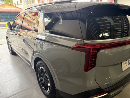 Kia Carnival Full 2025 មហាថ្មី​ ថ្នាំ​ស៊ីន​មួយ​ជុំ​