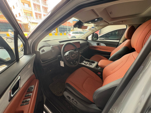 Kia Carnival Full 2025 មហាថ្មី​ ថ្នាំ​ស៊ីន​មួយ​ជុំ​