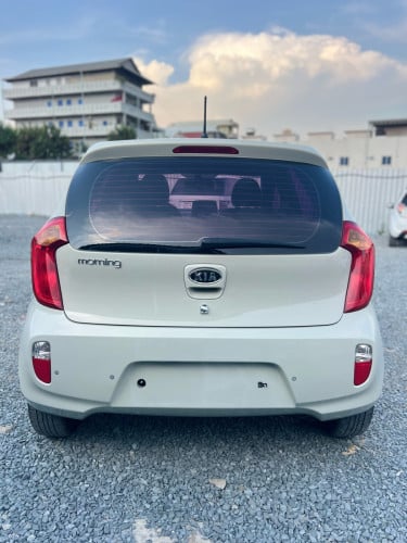 ពណ៌ទឹកគោមានស្តុក 50គ្រឿងជាង Kia Morning 2012 អាចមកជ្រើសរើសតាមតំរូវការបាន