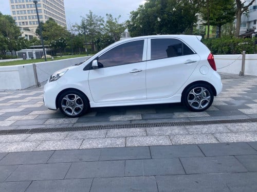 Kia morning ឆ្នាំ2016 full option sport