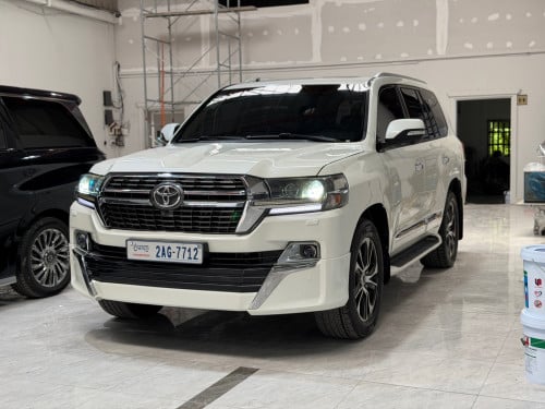 Land Cruiser 2012 up 2021 ( ឡេីង​ខាងក្នុងនឹងខាងក្រៅ​ )