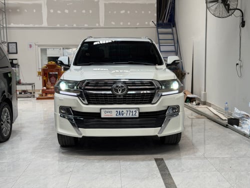 Land Cruiser 2012 up 2021 ( ឡេីង​ខាងក្នុងនឹងខាងក្រៅ​ )
