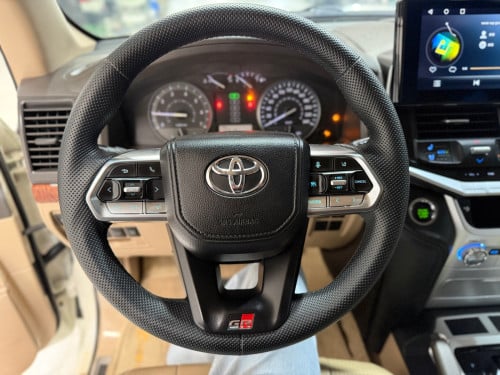 Land Cruiser 2012 up 2021 ( ឡេីង​ខាងក្នុងនឹងខាងក្រៅ​ )