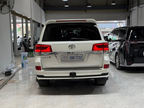 Land Cruiser 2012 up 2021 ( ឡេីង​ខាងក្នុងនឹងខាងក្រៅ​ )