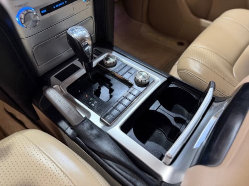 Land Cruiser 2012 up 2021 ( ឡេីង​ខាងក្នុងនឹងខាងក្រៅ​ )