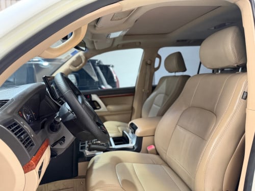 Land Cruiser 2012 up 2021 ( ឡេីង​ខាងក្នុងនឹងខាងក្រៅ​ )