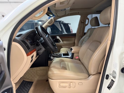 Land Cruiser 2012 up 2021 ( ឡេីង​ខាងក្នុងនឹងខាងក្រៅ​ )