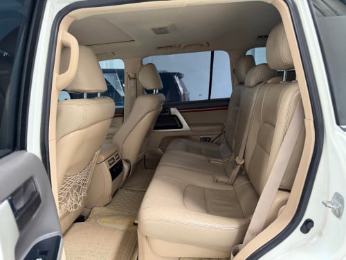 Land Cruiser 2012 up 2021 ( ឡេីង​ខាងក្នុងនឹងខាងក្រៅ​ )