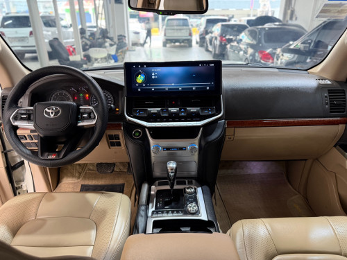 Land Cruiser 2012 up 2021 ( ឡេីង​ខាងក្នុងនឹងខាងក្រៅ​ )