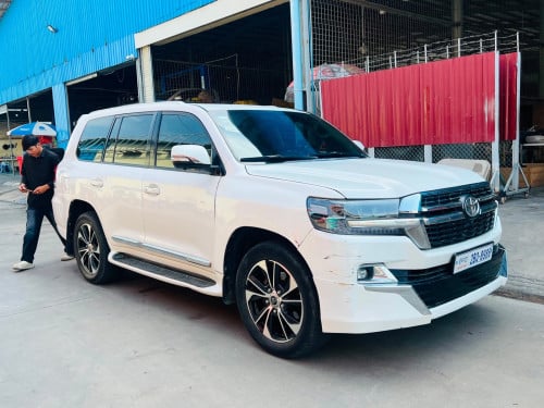 Landcruiser 010 up 021 (បង់រំលស់100%)