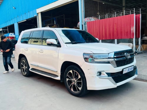 Landcruiser 010 up 021 (បង់រំលស់100%)