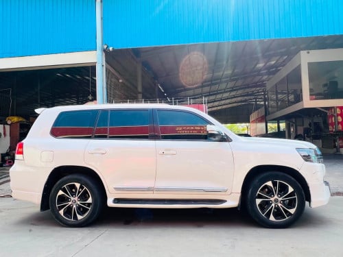 Landcruiser 010 up 021 (បង់រំលស់100%)