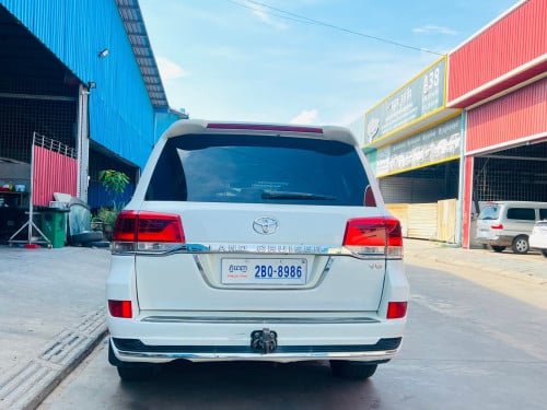 Landcruiser 010 up 021 (បង់រំលស់100%)