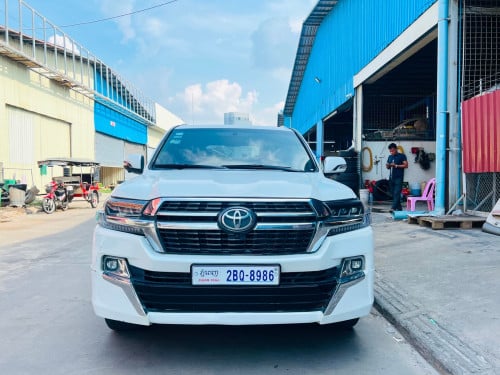 Landcruiser 010 up 021 (បង់រំលស់100%)