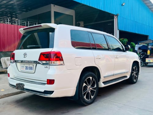 Landcruiser 010 up 021 (បង់រំលស់100%)