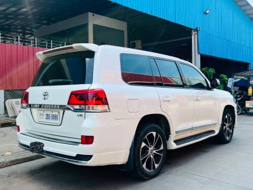 Landcruiser 010 up 021 (បង់រំលស់100%)