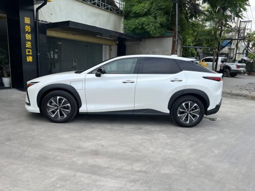 Lexus RZ450e 2023