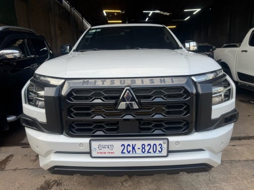 Mitsubishi triton 2024 ហ្សុីនមួយជុំ 40000km